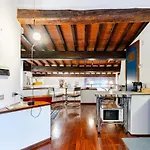 Sui Tetti Di Chiasso Perduto Apartment Florence