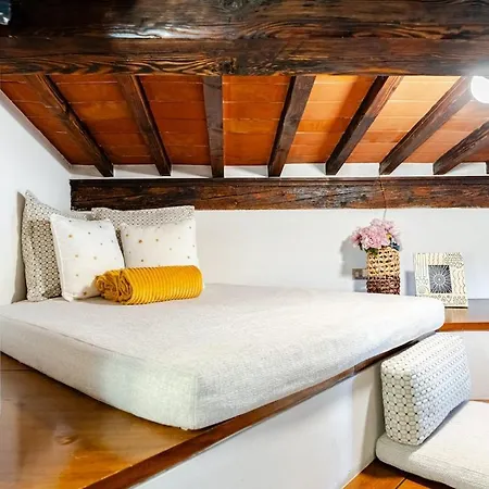 Apartamento Sui Tetti Di Chiasso Perduto *